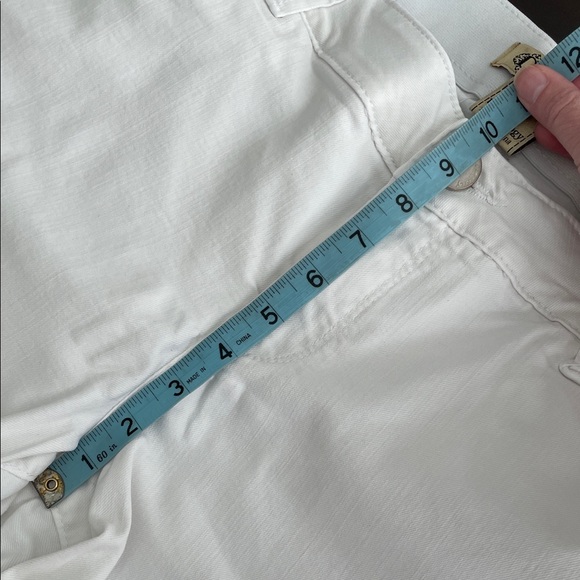 Democracy Women's Cropped White Jeans - Picture 7 of 9